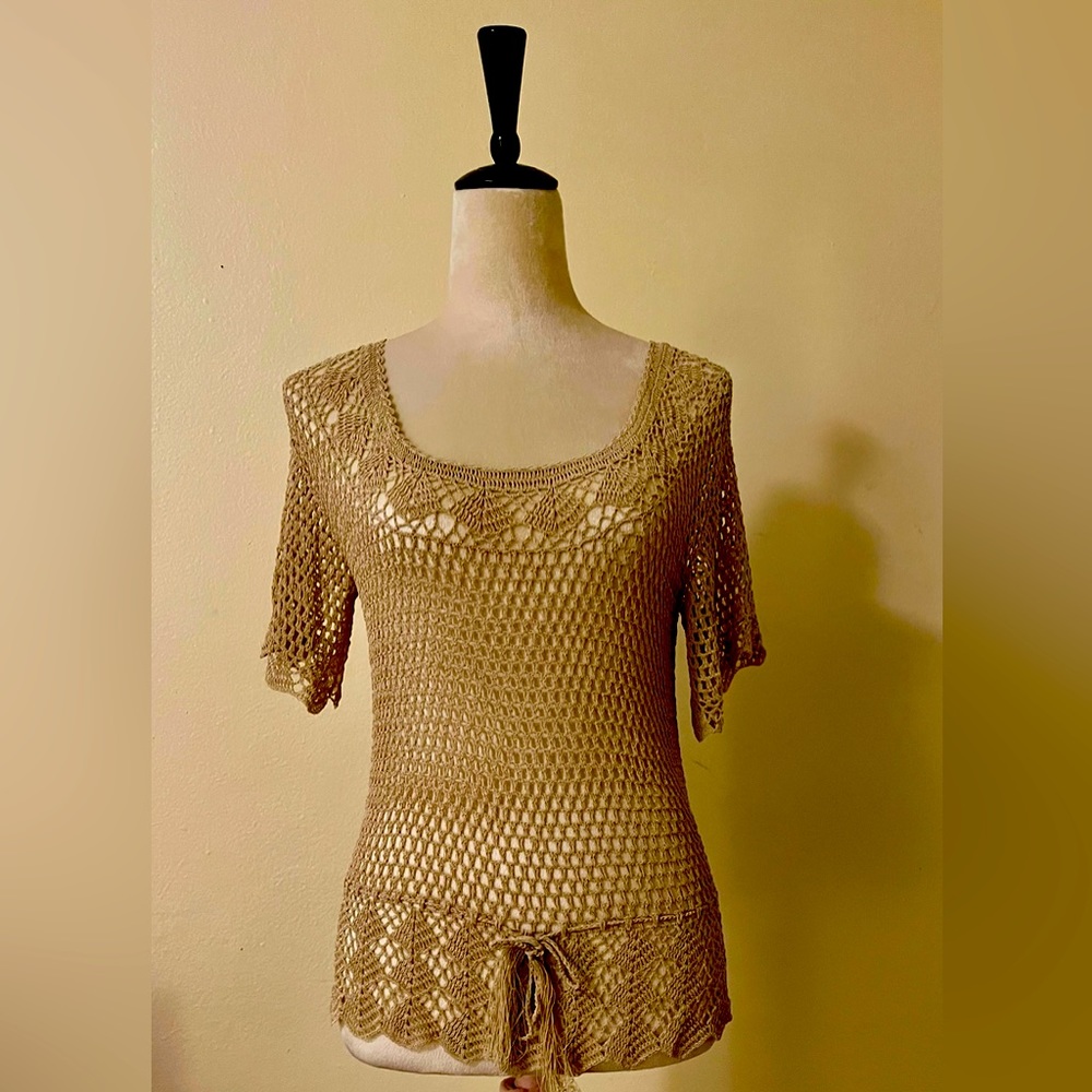 Beautiful crochet woman blouse size M brand new whit not tags